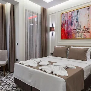 Hotel Pera Luna Premium 